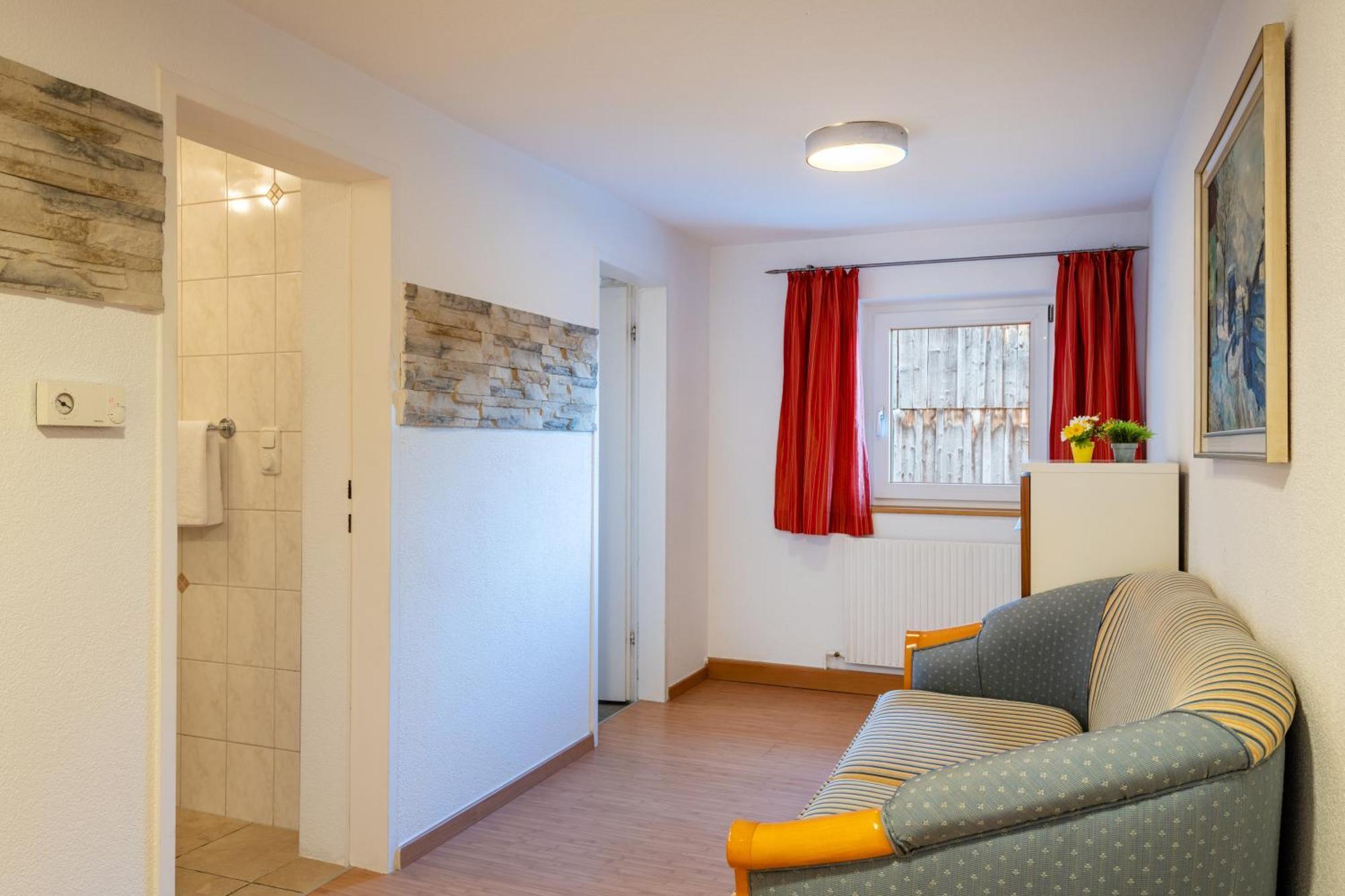Apartmenthaus Ehrenberg Ehenbichl エクステリア 写真